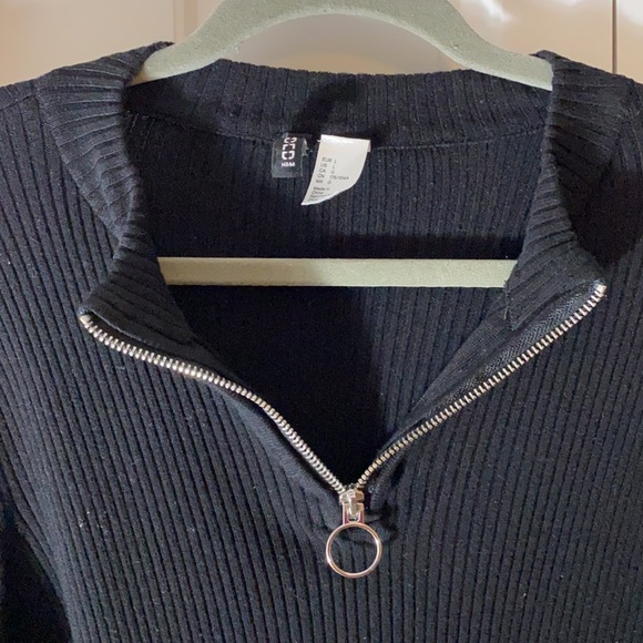 Cropped top - Picture 2 of 3